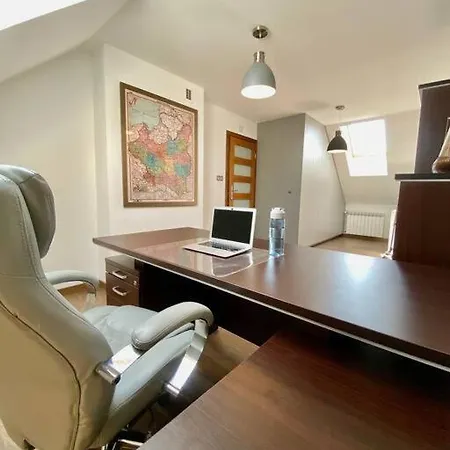Πανσιόν 25 Min From Warsaw Center Coliving Razam