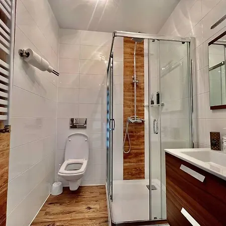 25 Min From Warsaw Center Coliving Razam